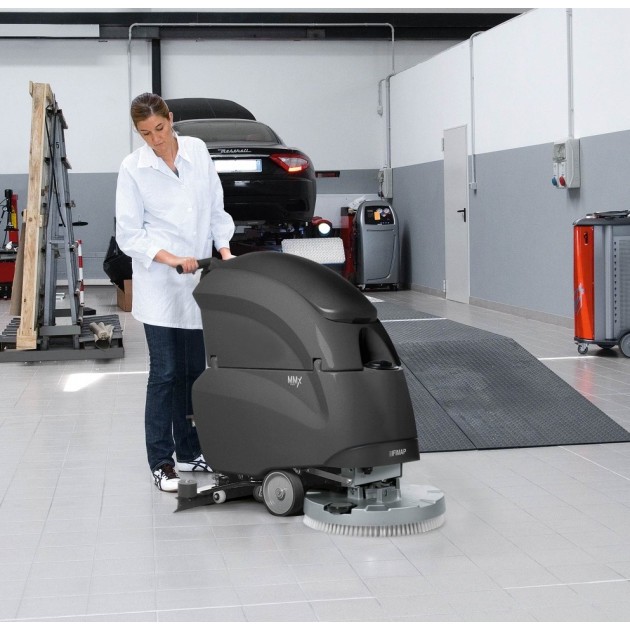 Autolaveuse à batterie accompagnée MMX50 BT