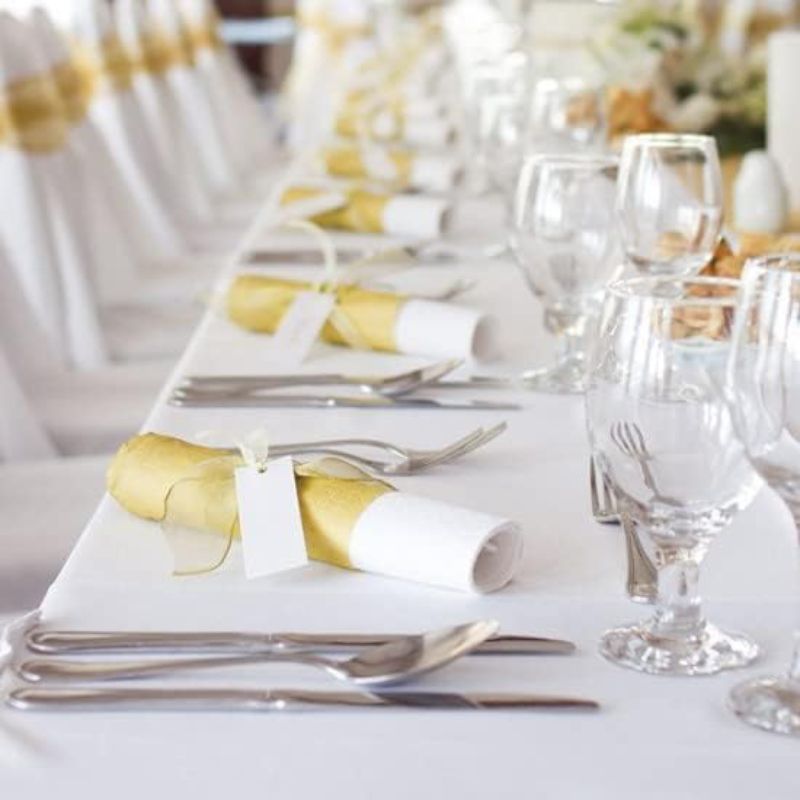 Rouleau nappe intissé 1,2 x 25 m sur table Rouleau nappe intissé 1,2 x 25 m sur table