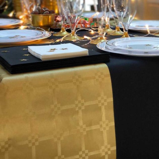 Rouleau nappe papier damassé 1,18 x 25 m Doré sur table 