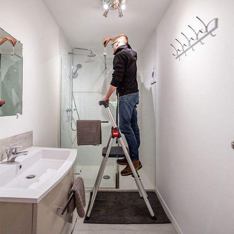 Marchepied pliable sécurisé avec plateforme plastique ambiance