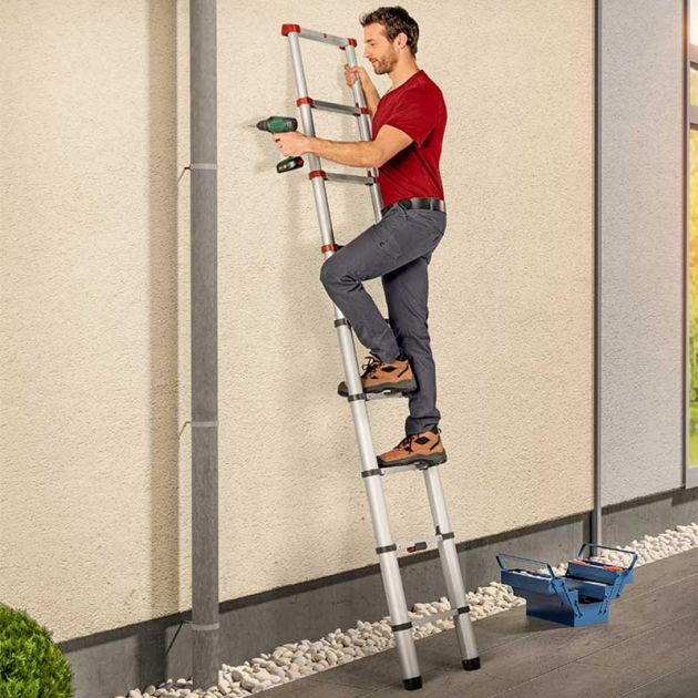 Echelle telescopique 2,60m contre mur Echelle telescopique 2,60m contre mur