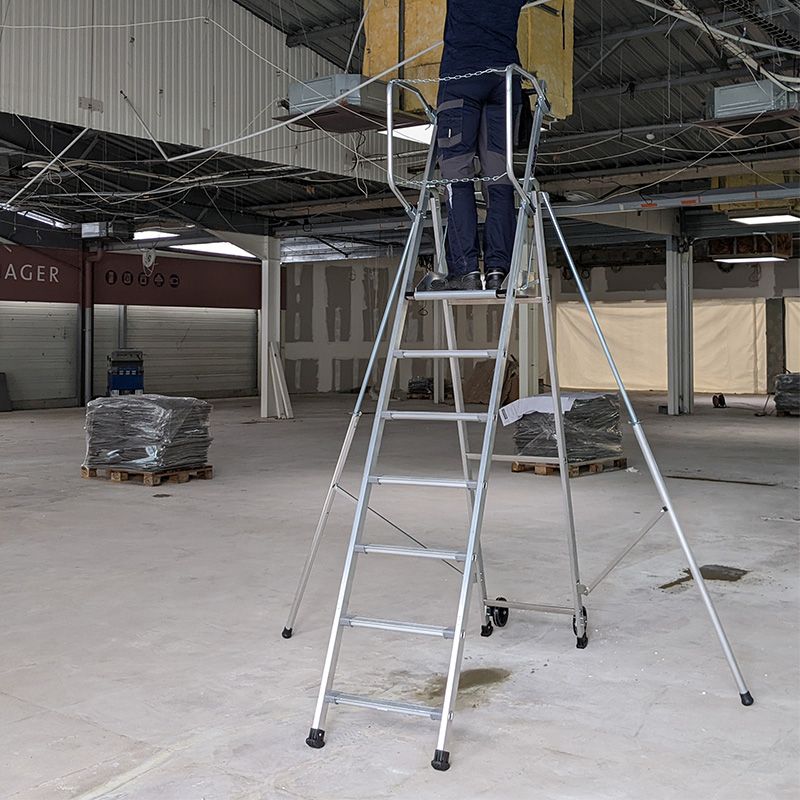 Plateforme individuelle de travail T REX Avec stabilisateur 7 marches chantier Plateforme individuelle de travail T REX Avec stabilisateur 7 marches chantier