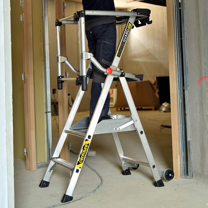 Plate forme individuelle roulante MASTERGUARD 2,50m visuel sur chantier Plate forme individuelle roulante MASTERGUARD 2,50m visuel sur chantier