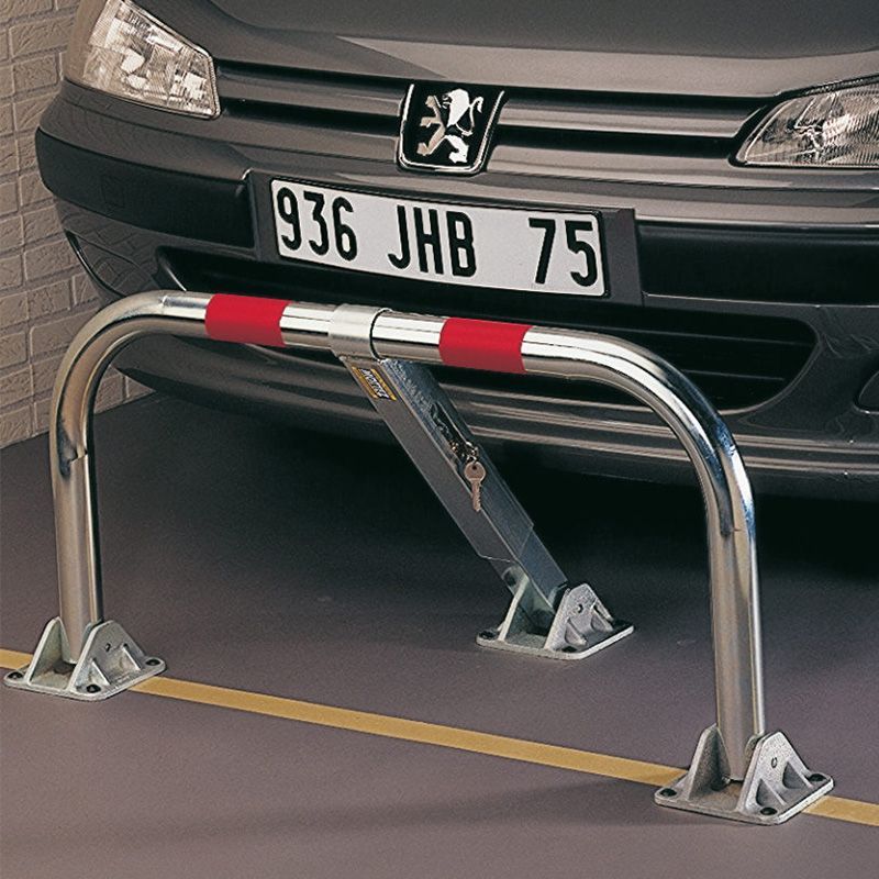 Barrière de parking 3 pieds rabattable standard dépliée Barrière de parking 3 pieds rabattable standard dépliée