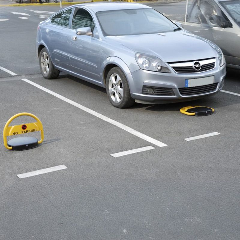 Barrière de parking automatique à télécommande sur parking Barrière de parking automatique à télécommande sur parking