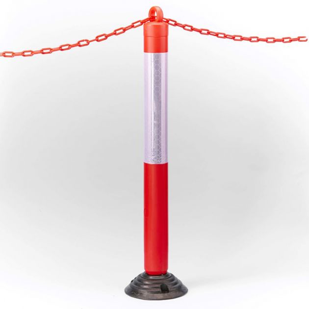 Poteau de signalisation sur base flexible avec anneau passe chaîne 120cm avec chaine Poteau de signalisation sur base flexible avec anneau passe chaîne 120cm avec chaine