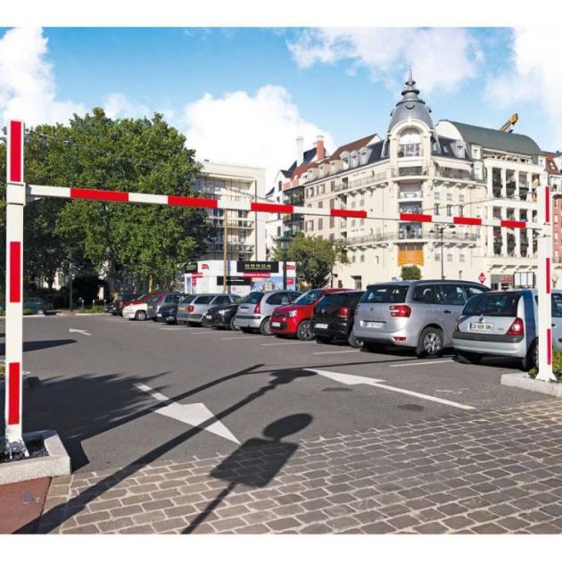 Portique universel fixe - avec tirant - hauteur réglable de 2,20 à 3,57 m Portique universel fixe - avec tirant - hauteur réglable de 2,20 à 3,57 m