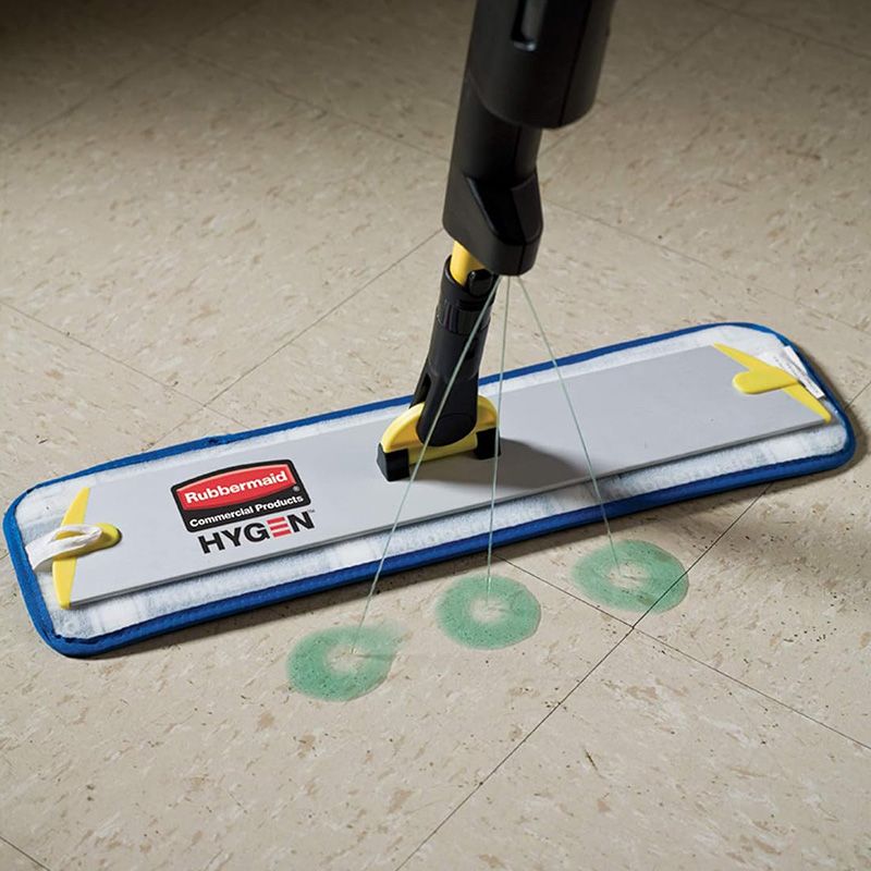 Système balai lavage à plat avec réservoir Pulse Rubbermaid triple projection de produit au sol