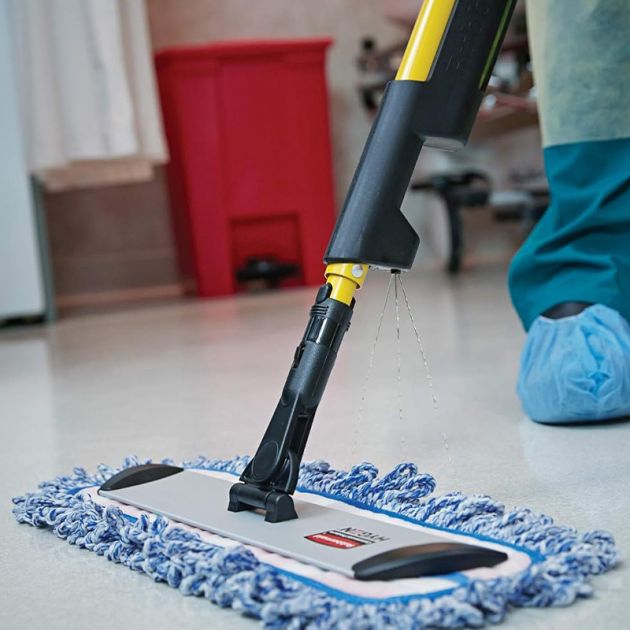 Système balai lavage à plat avec réservoir Pulse Rubbermaid frange fluffy