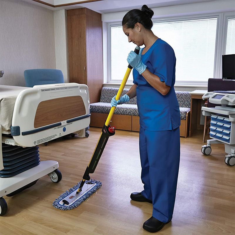 Système balai lavage à plat avec réservoir Pulse Rubbermaid chambre hopital