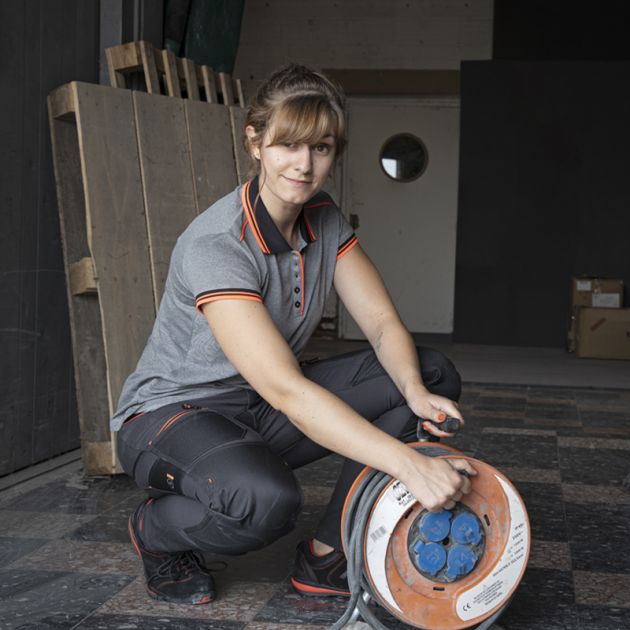 Pantalon stretch poche genoux femme ambiance