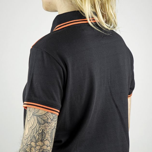 Polo manches courtes en maille piquée dos mannequin