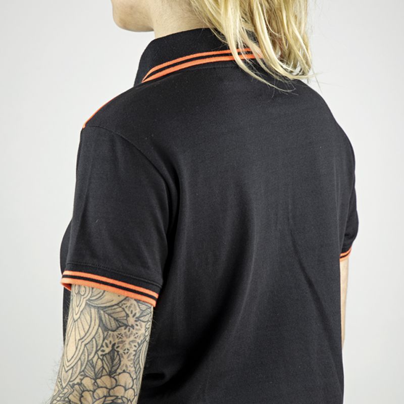 Polo manches courtes en maille piquée dos mannequin