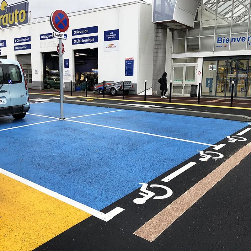 Peinture routière solvantée en couleur 7 kg places handicapées