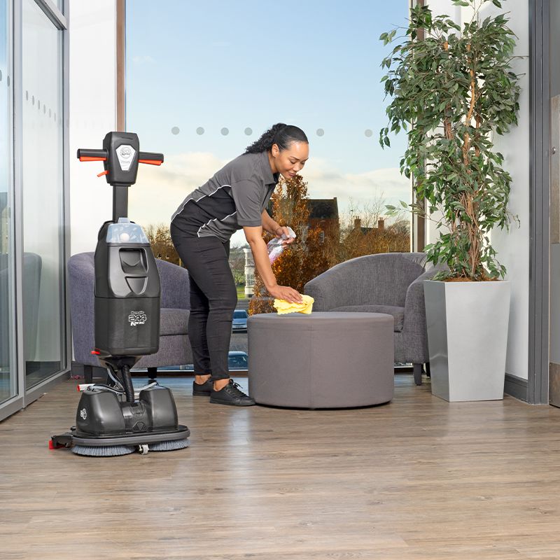 Autolaveuse compacte à batterie Numatic 244NX compact