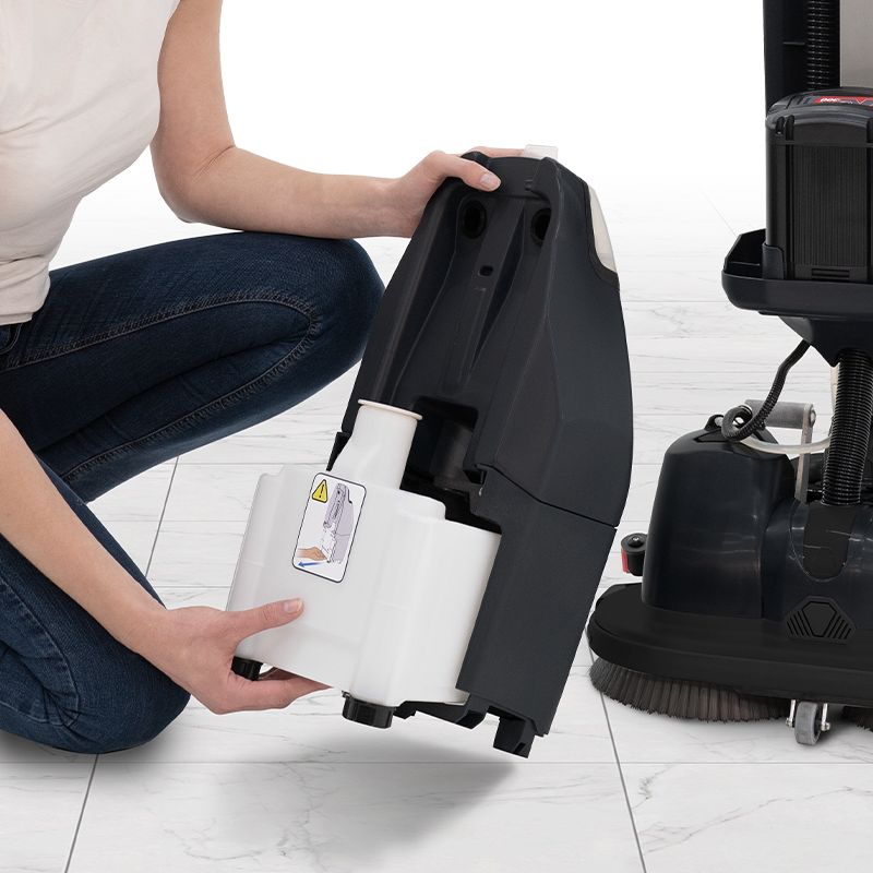 Autolaveuse compacte à batterie Numatic 244NX reservoir