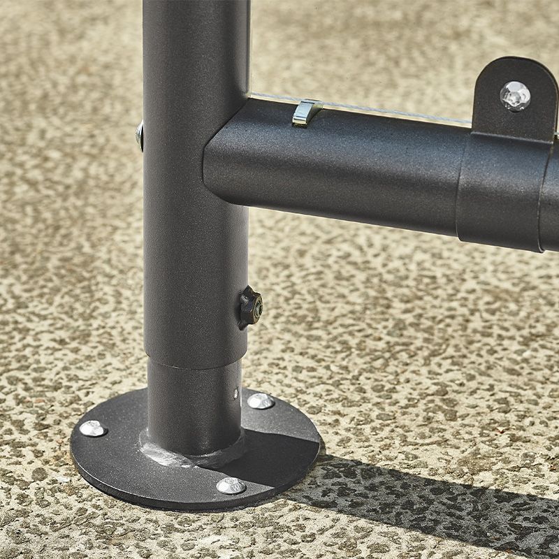 Modèle suivant qui se fixe à l'abri initial B814C fixation sol