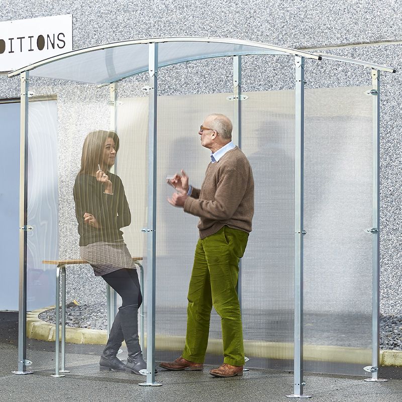 Abris fumeurs isolé + 1 banc version métal zingué 2 m² ambiance