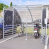 Abri sécurisé 6 vélos ou 3 vélos + 2 scooter avec bardage ambiance ouvert moto