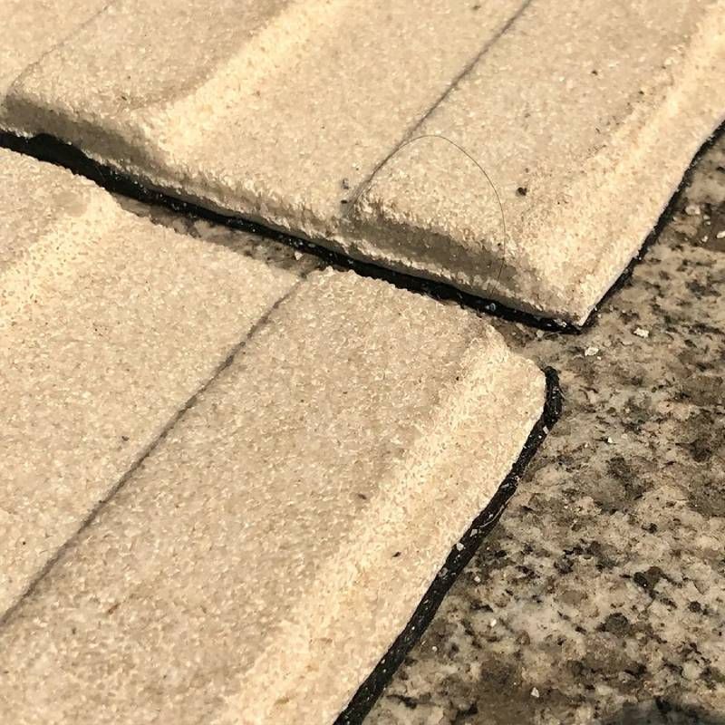 Bande de guidage extérieur adhésive en résine granuleuse 4 vernures beige zoom