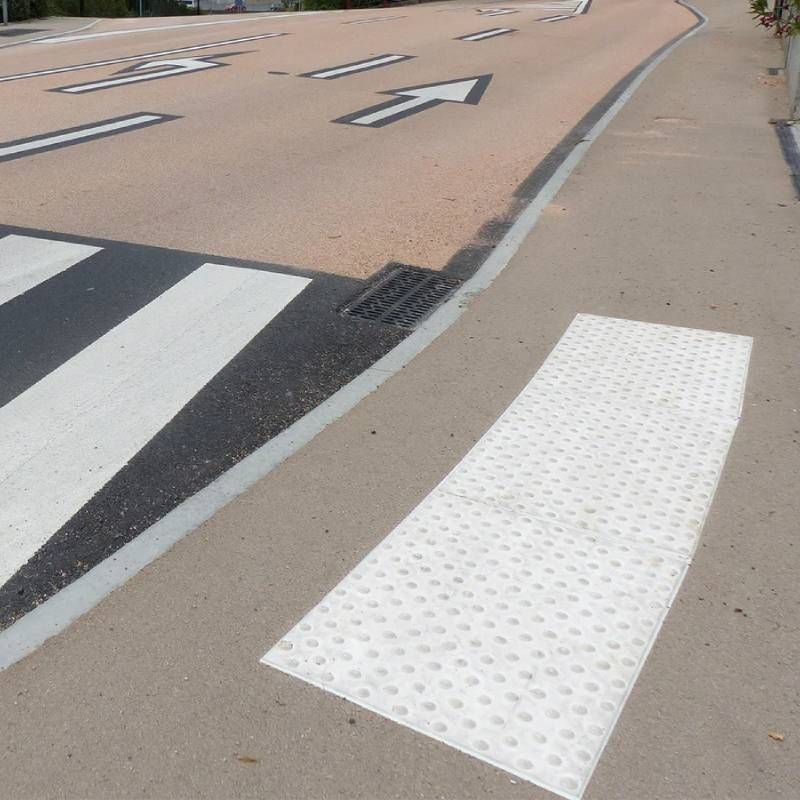 Bande podotactile extèrieure, résine méthacrylate, A coller