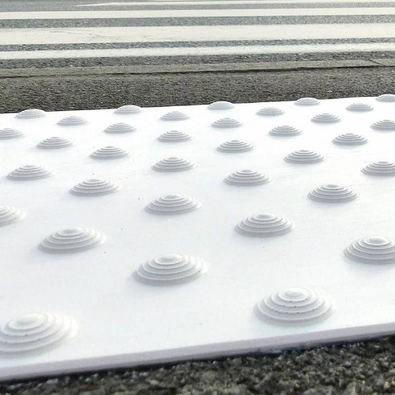 Bande podotactile extèrieure, résine méthacrylate, A coller