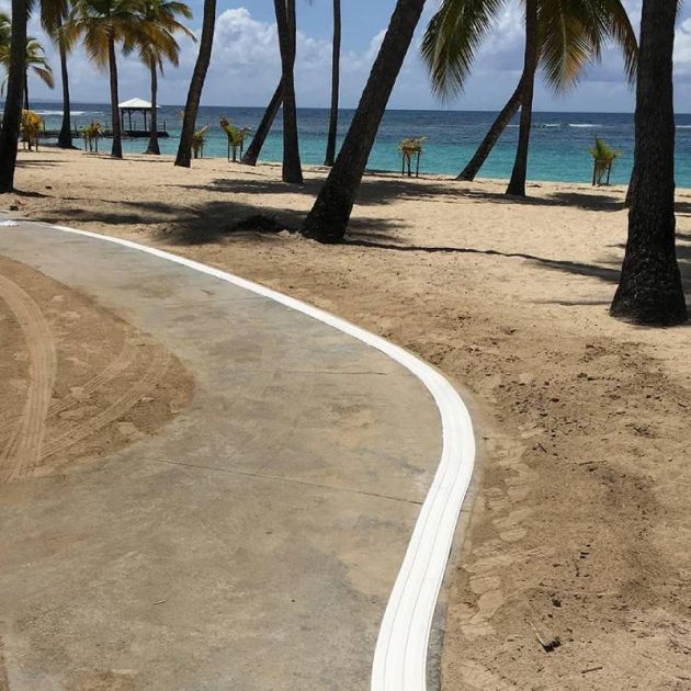 Bande de guidage extérieur adhésive en résine 3 nervures blanc photo