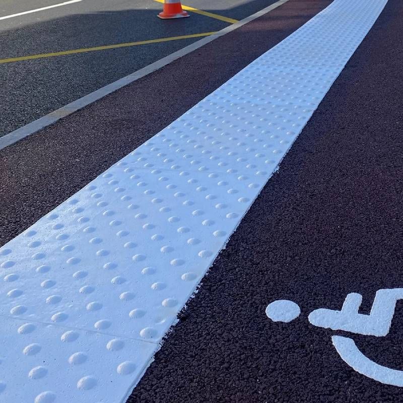 Bande podotactile extérieure, résine à chaud