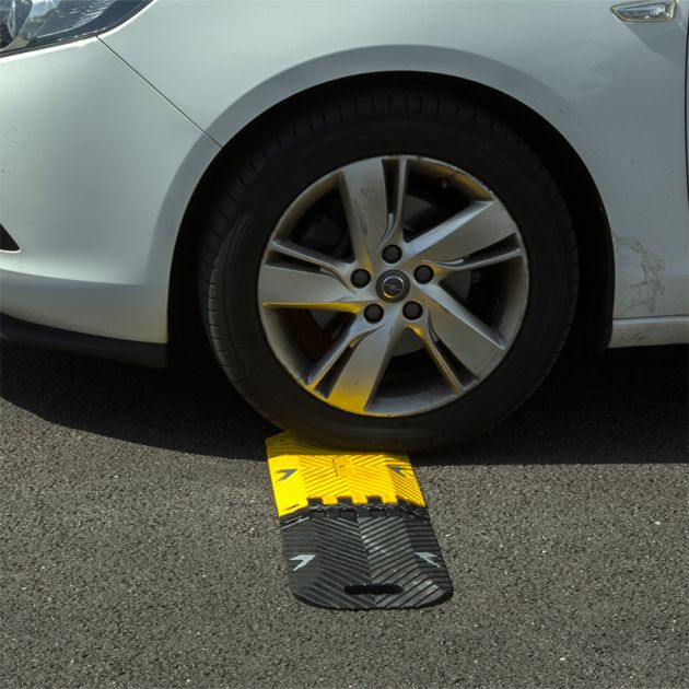 Ralentisseur pliable 3000 x 250 x 25 mm voiture