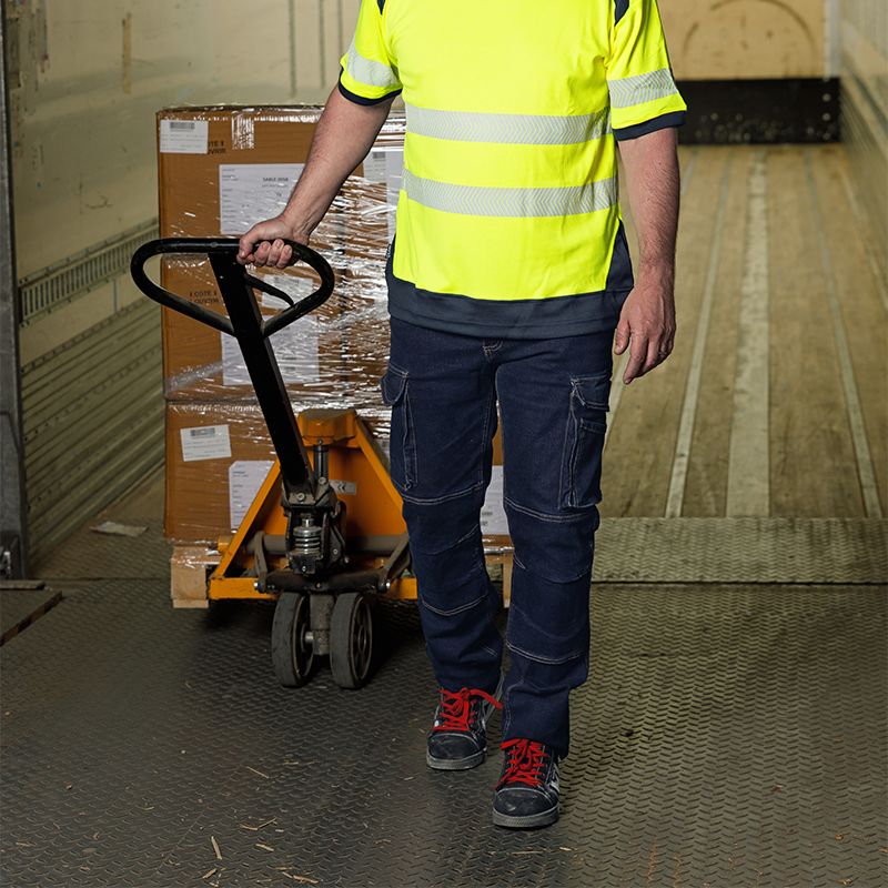 Jean braguette zippée poches genoullière ambiance