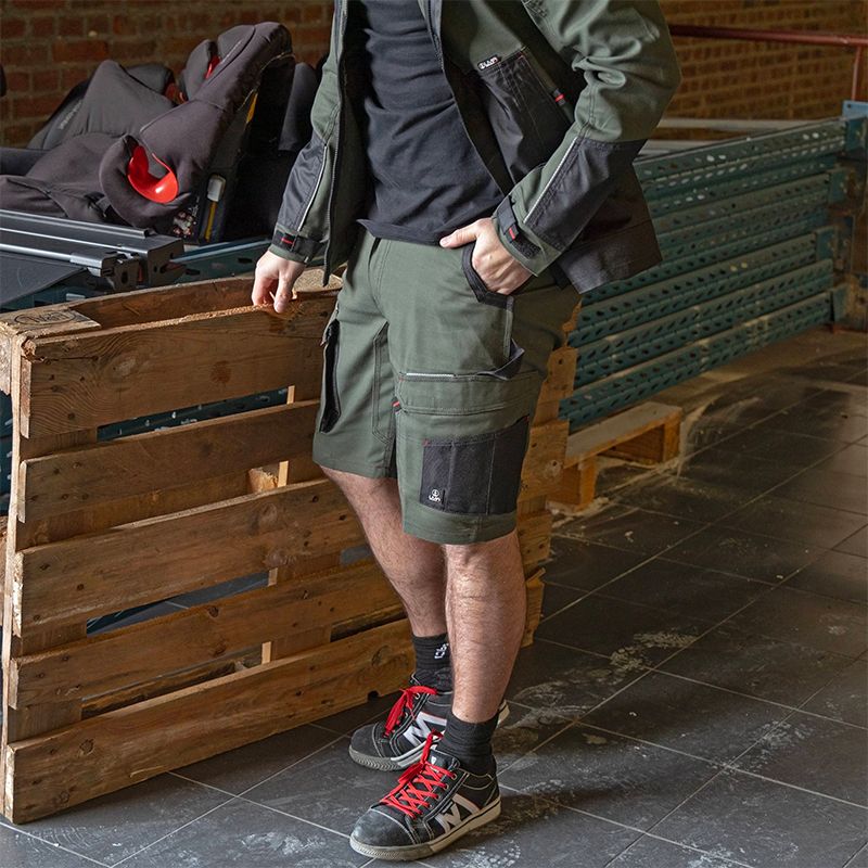 Bermuda multi poches stretch vert