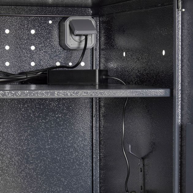 Casier pour trottinette électrique avec recharge prise ouverte