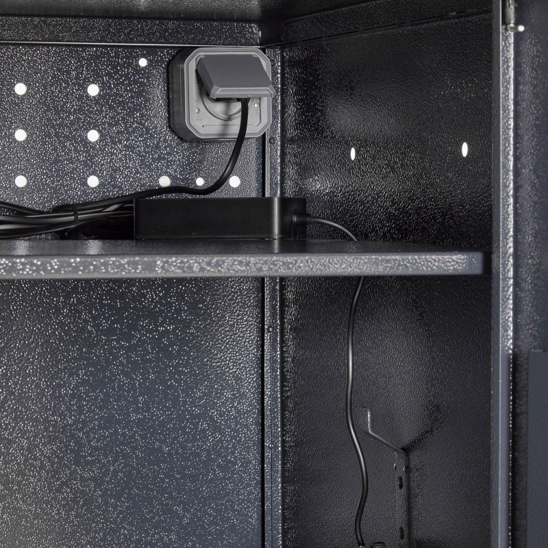 Casier pour trottinette électrique avec recharge prise ouverte