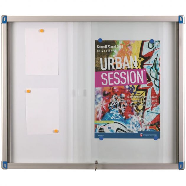 Vitrine d'affichage intérieur Leaf à porte coulissante en verre en acier ambiance