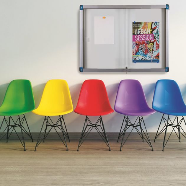 Vitrine d'affichage intérieur Leaf à porte coulissante en verre en acier ambiance 2