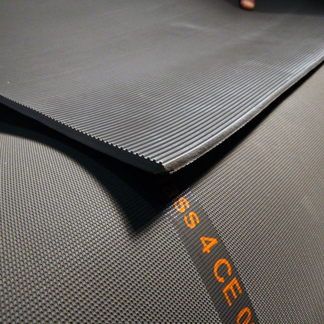 Tapis protégeant contre les choques électriques classe 4 amiance 2