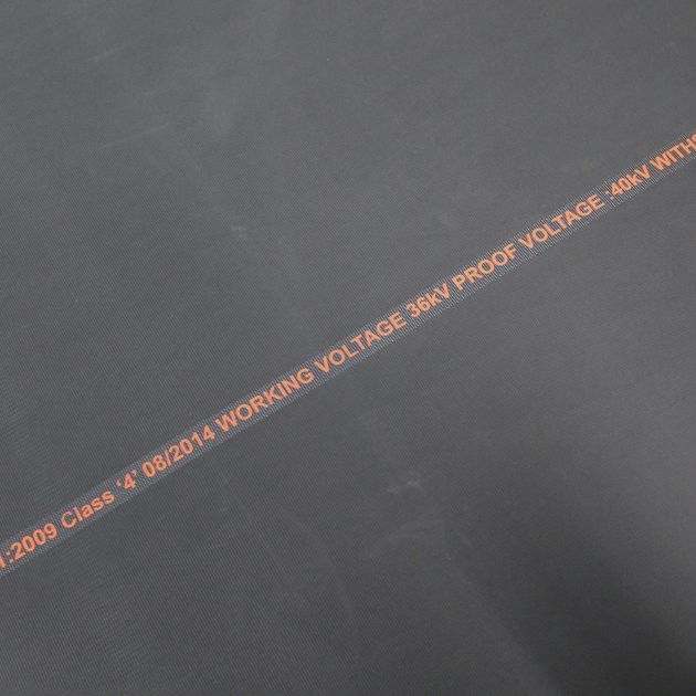 Tapis protégeant contre les choques électriques classe 4 zoom 2