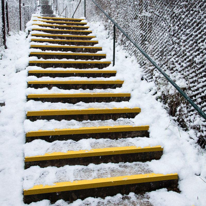 Nez de marche avec plaque recouvrant l'escalier 345 x 55 mm dehors