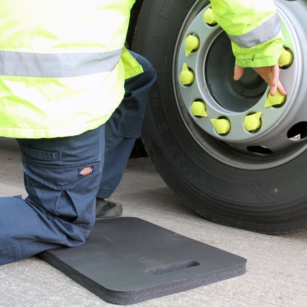Planche protège genoux jaune 120 cm x 240 cm ambiance