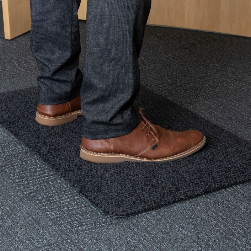 Tapis anti-fatigue en moquette résistante 14 mm ambiance