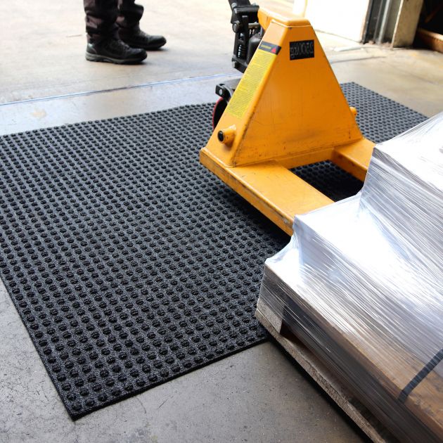 Tapis facilitant les déplacements de chariots élévateurs 10 mm utilisation