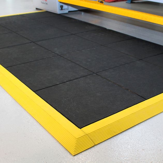 Bordure d'angle pour dalles 0,9 m épaisseur 18 mm zoom