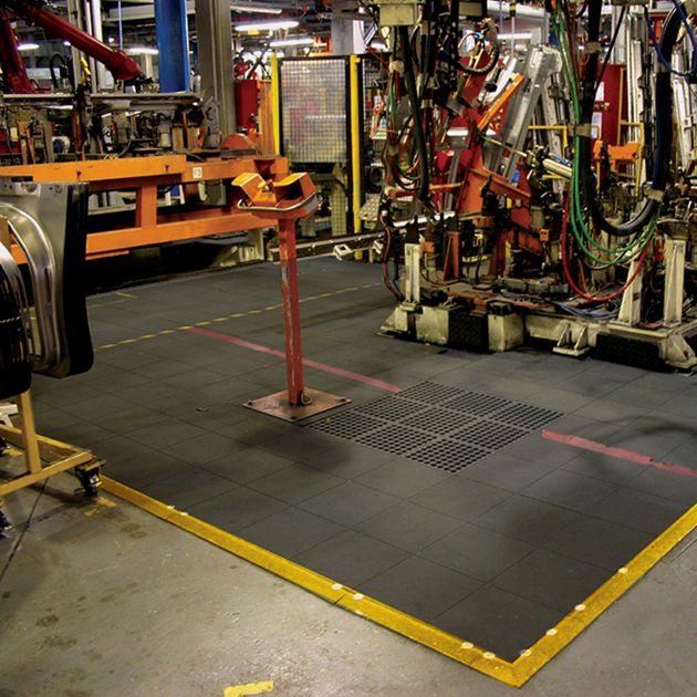 Bordure d'angle pour dalles 0,9 m épaisseur 18 mm en situation