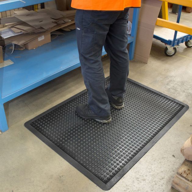 Tapis en nitrile surface à bulle 14 mm ambiance large