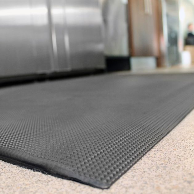 Tapis orthomat ultimate 15 mm noir sur mesure en situation