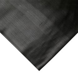 Tapis caoutchouc strié noir rouleau sur mesure angle