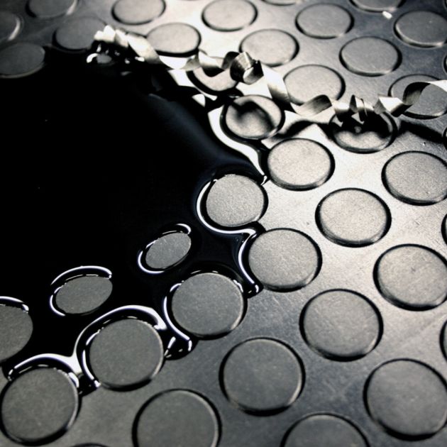 Tapis caoutchouc pastilles nitrile noir rouleau sur mesure humide