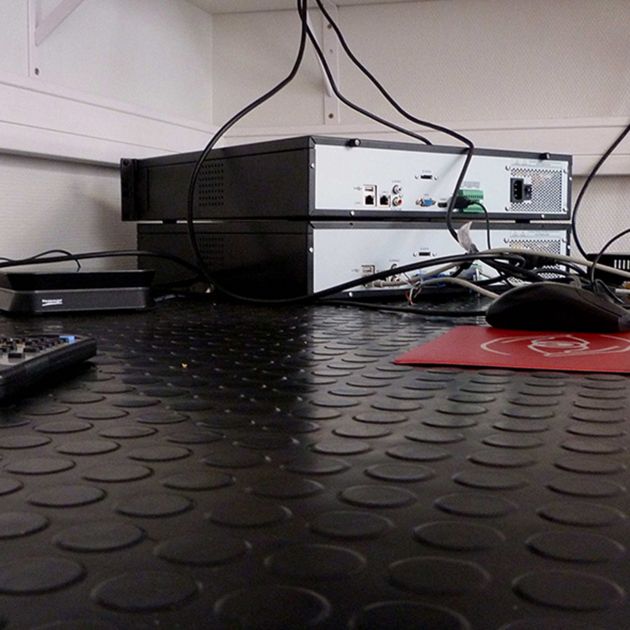 Tapis caoutchouc pastilles 3 mm noir rouleau sur mesure informatique
