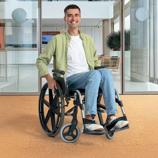 Tapis coco Dencity sur mesure marron clair ambiance