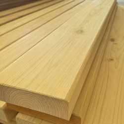 Lames en Pin pour bancs publics